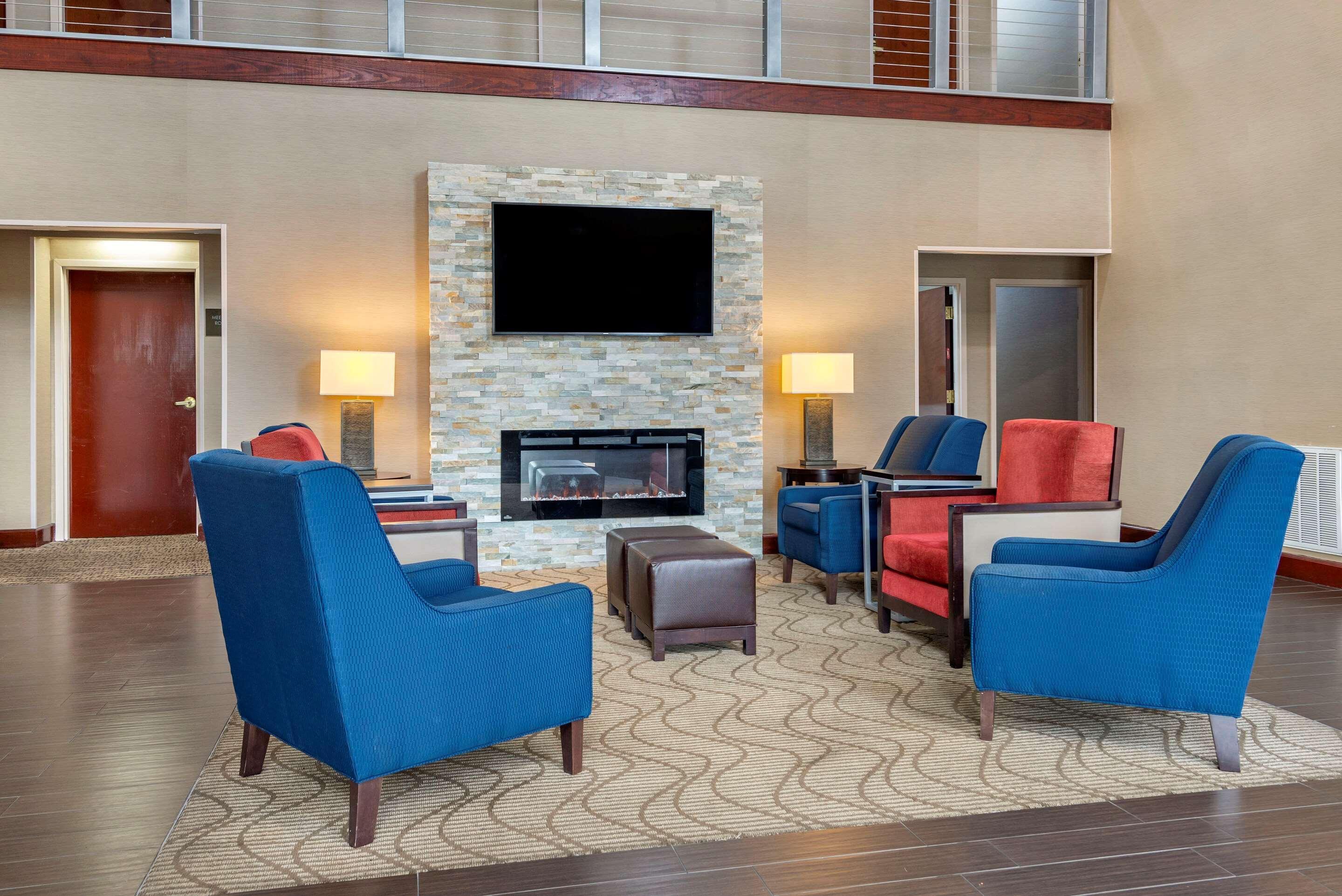 Comfort Suites Near Robins Air Force Base Warner Robins Buitenkant foto