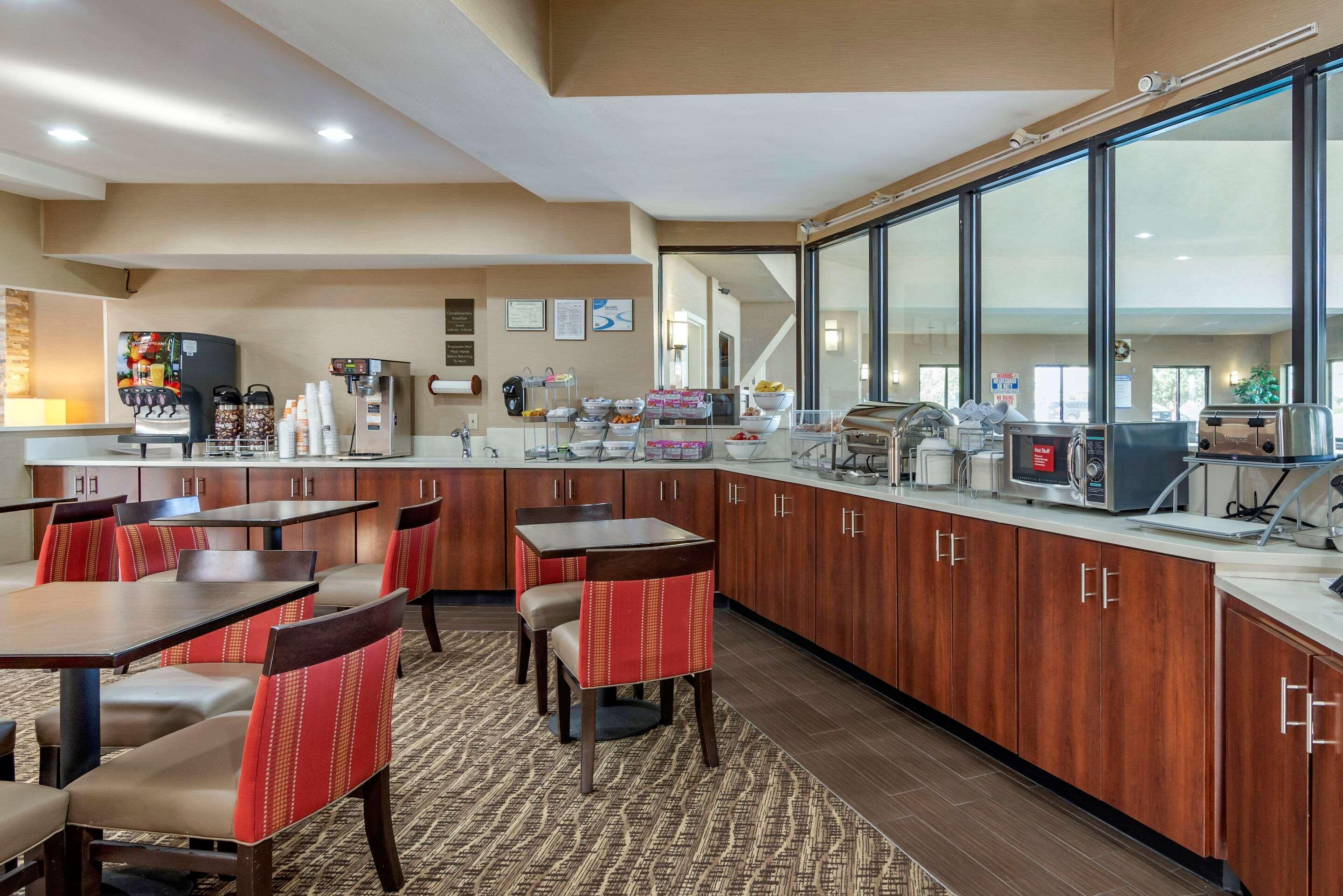 Comfort Suites Near Robins Air Force Base Warner Robins Buitenkant foto