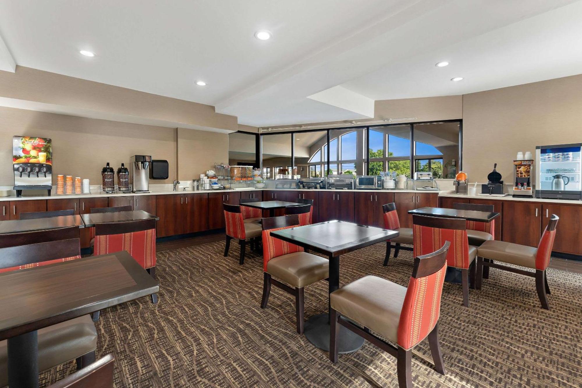 Comfort Suites Near Robins Air Force Base Warner Robins Buitenkant foto